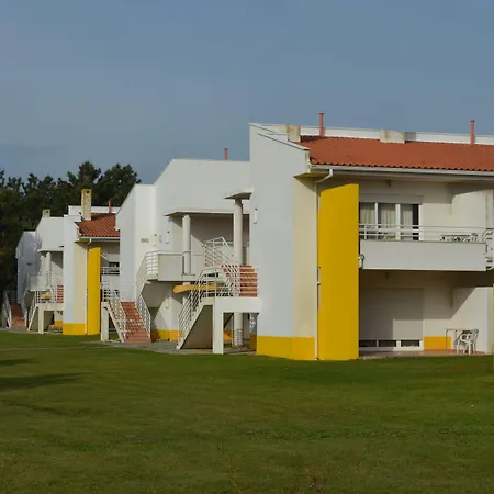 Aldeamento Turistico De Palmela 3* Cajados